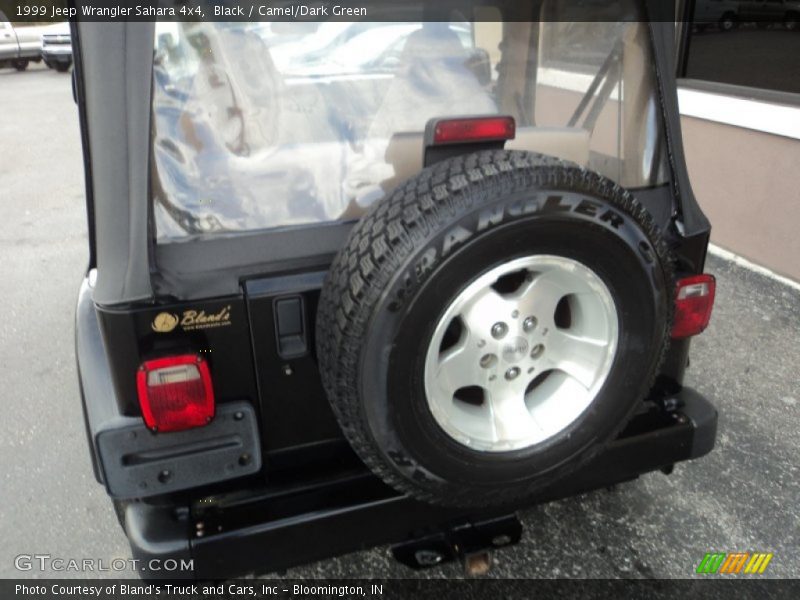 Black / Camel/Dark Green 1999 Jeep Wrangler Sahara 4x4