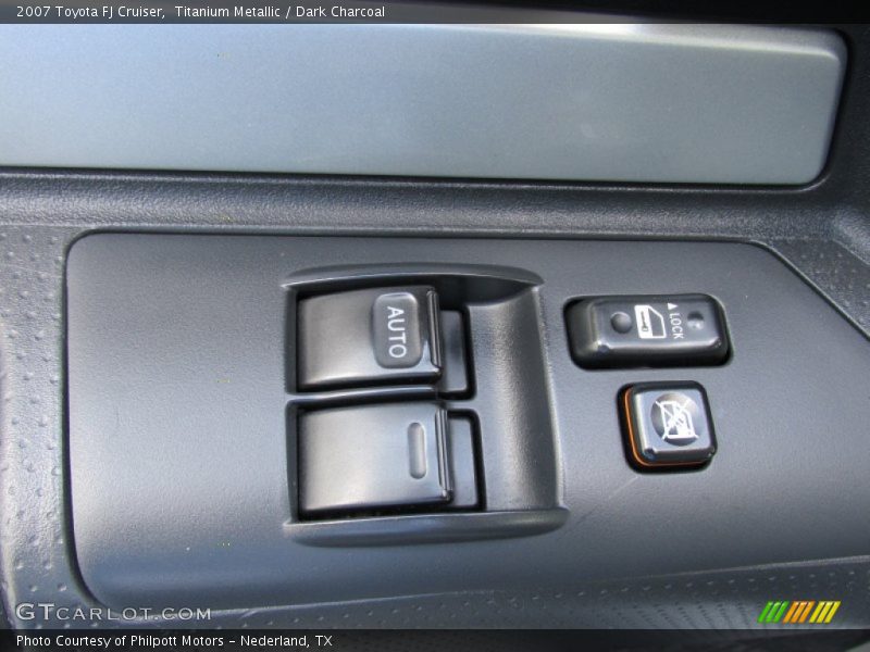 Titanium Metallic / Dark Charcoal 2007 Toyota FJ Cruiser