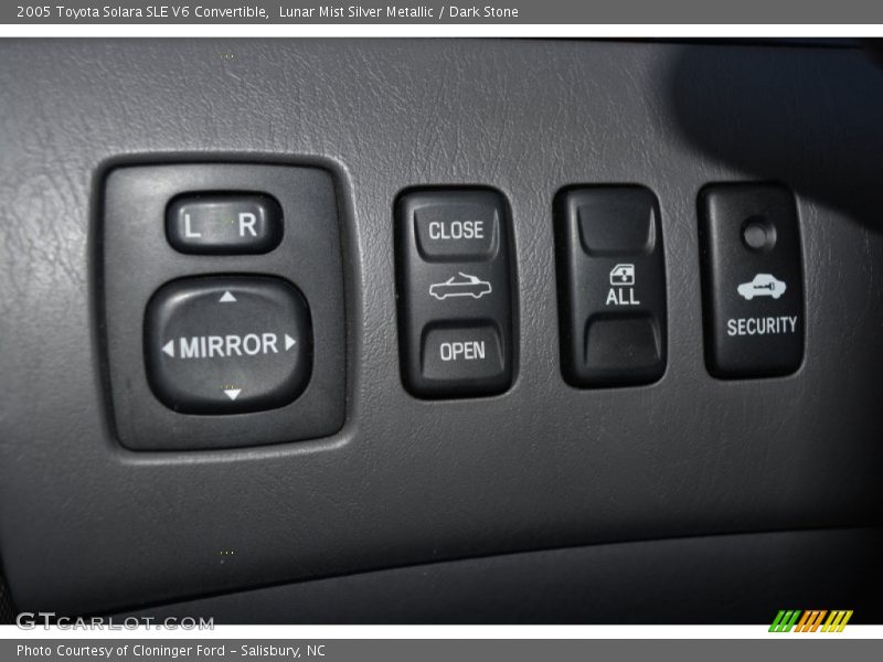 Lunar Mist Silver Metallic / Dark Stone 2005 Toyota Solara SLE V6 Convertible