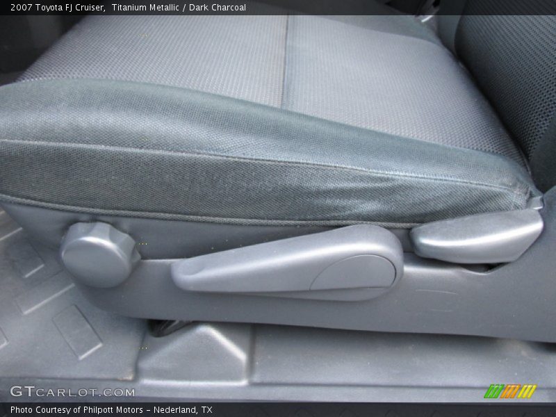 Titanium Metallic / Dark Charcoal 2007 Toyota FJ Cruiser