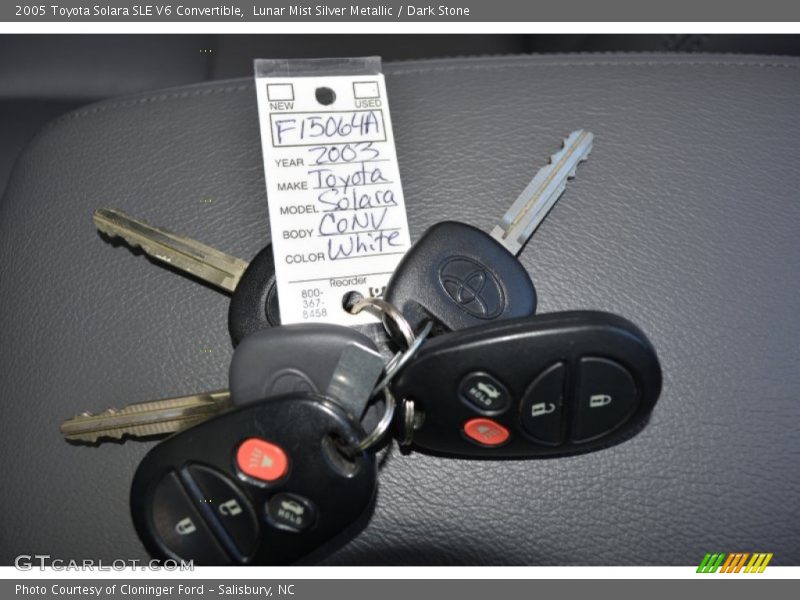 Lunar Mist Silver Metallic / Dark Stone 2005 Toyota Solara SLE V6 Convertible