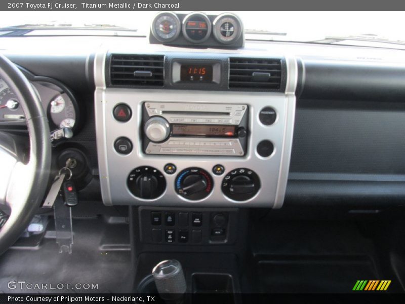 Titanium Metallic / Dark Charcoal 2007 Toyota FJ Cruiser