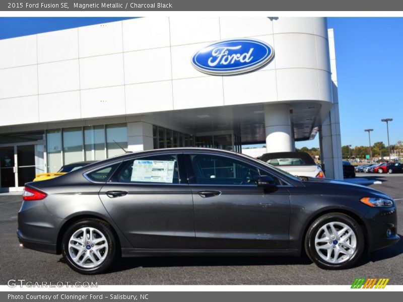 Magnetic Metallic / Charcoal Black 2015 Ford Fusion SE
