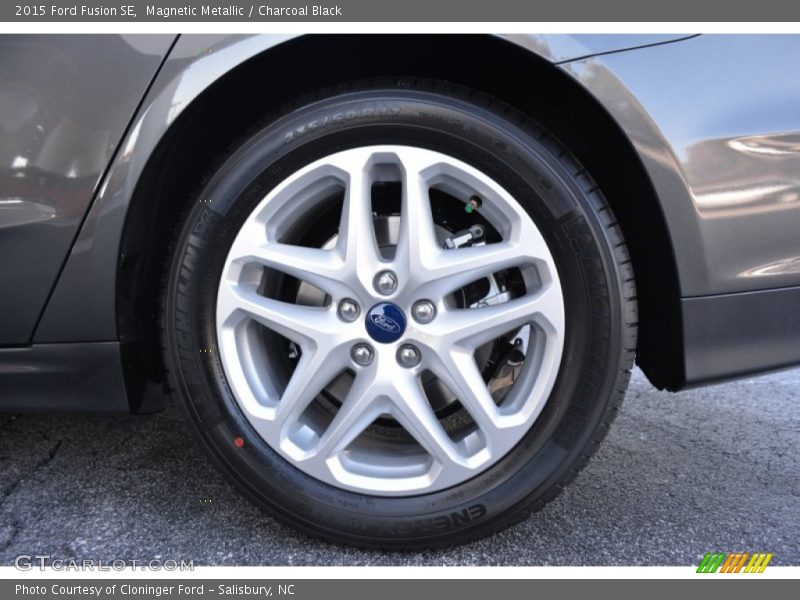 Magnetic Metallic / Charcoal Black 2015 Ford Fusion SE