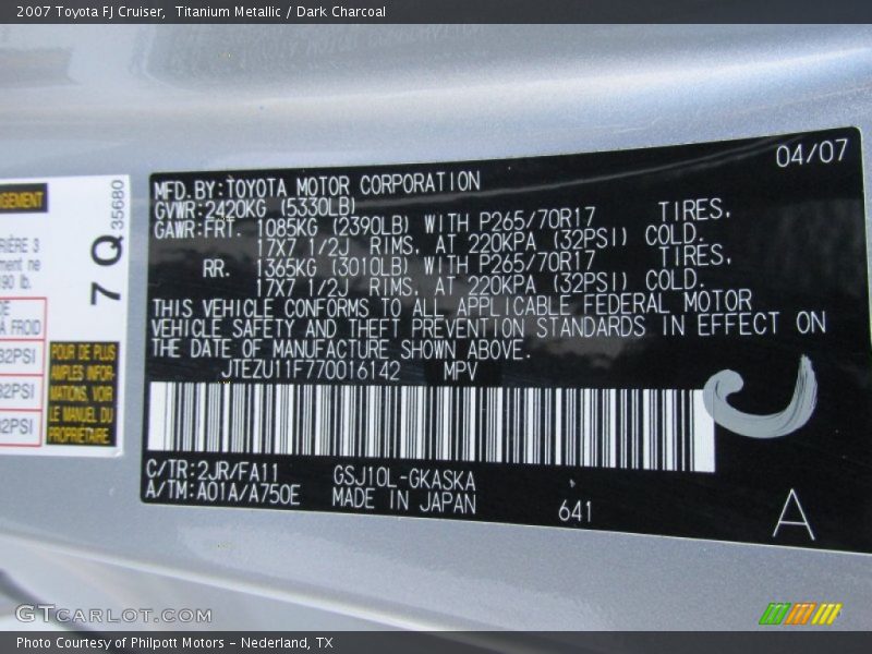 Titanium Metallic / Dark Charcoal 2007 Toyota FJ Cruiser