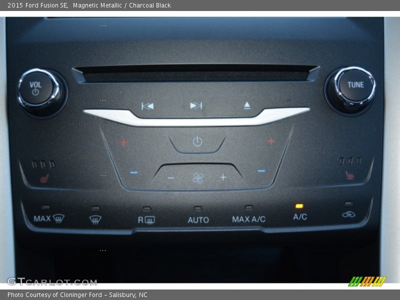Magnetic Metallic / Charcoal Black 2015 Ford Fusion SE