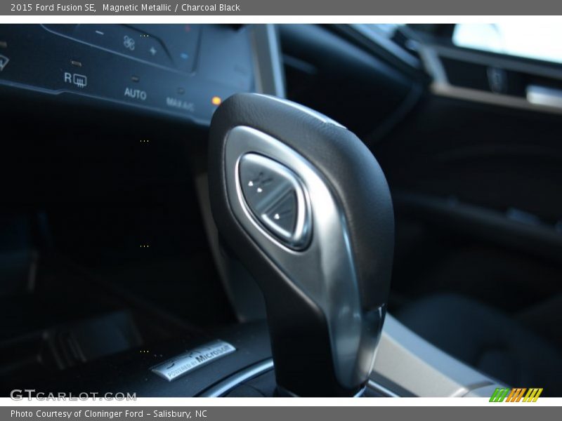 Magnetic Metallic / Charcoal Black 2015 Ford Fusion SE