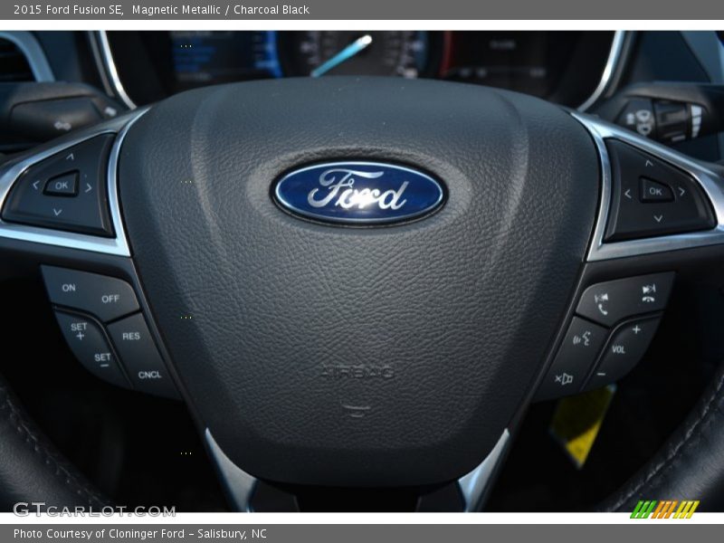 Magnetic Metallic / Charcoal Black 2015 Ford Fusion SE