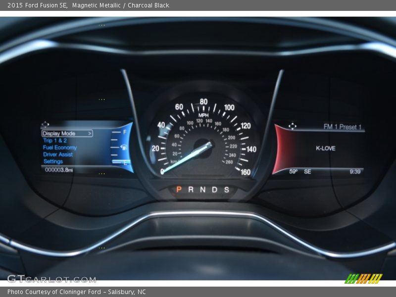 Magnetic Metallic / Charcoal Black 2015 Ford Fusion SE