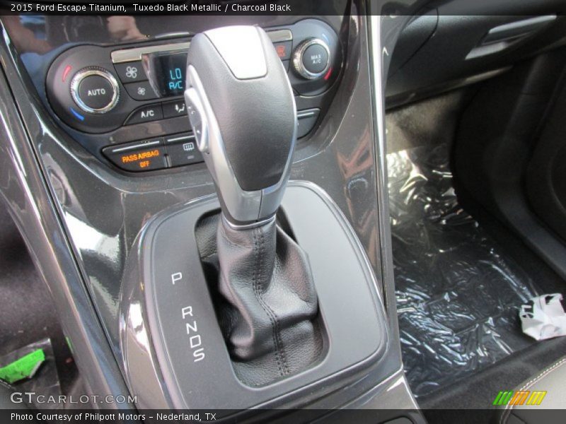 Tuxedo Black Metallic / Charcoal Black 2015 Ford Escape Titanium