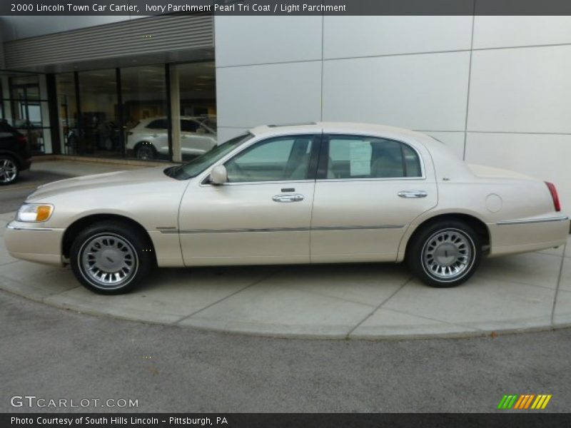 Ivory Parchment Pearl Tri Coat / Light Parchment 2000 Lincoln Town Car Cartier