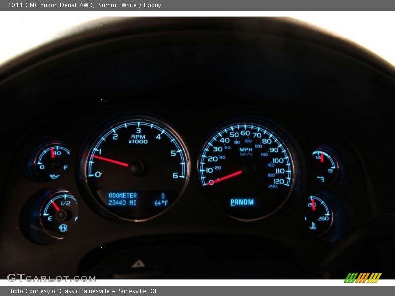 Summit White / Ebony 2011 GMC Yukon Denali AWD