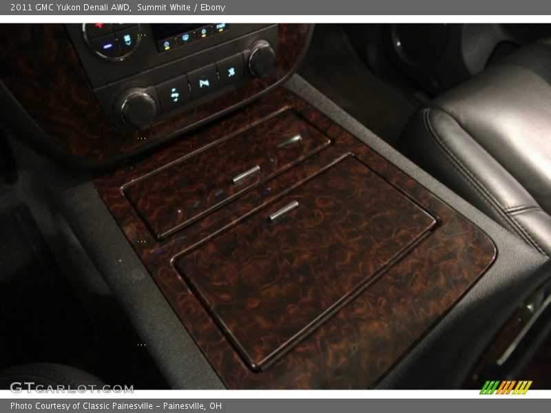 Summit White / Ebony 2011 GMC Yukon Denali AWD