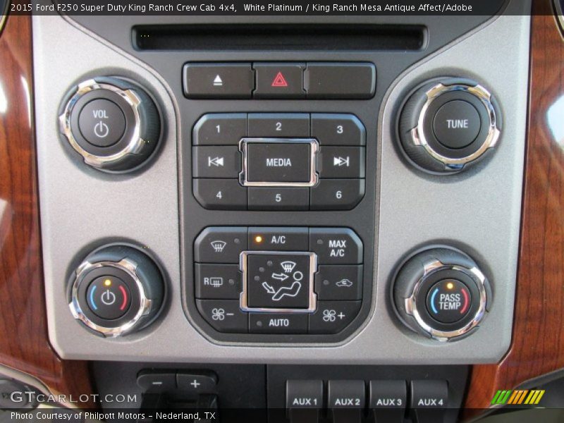White Platinum / King Ranch Mesa Antique Affect/Adobe 2015 Ford F250 Super Duty King Ranch Crew Cab 4x4