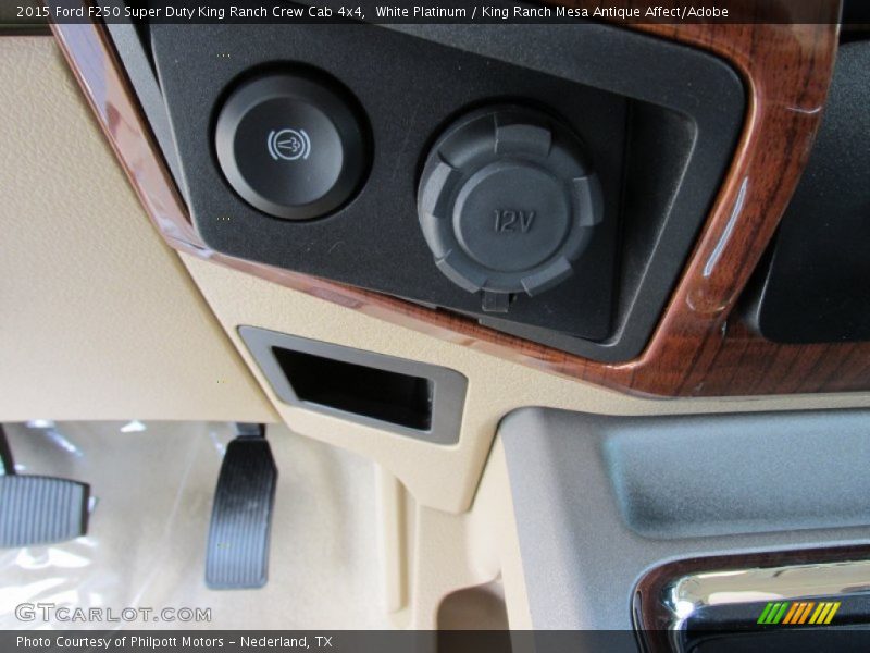 White Platinum / King Ranch Mesa Antique Affect/Adobe 2015 Ford F250 Super Duty King Ranch Crew Cab 4x4