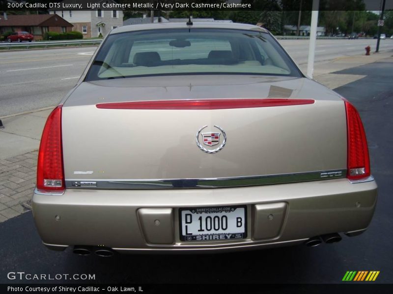 Light Cashmere Metallic / Very Dark Cashmere/Cashmere 2006 Cadillac DTS Luxury