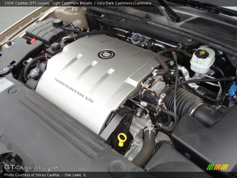 Light Cashmere Metallic / Very Dark Cashmere/Cashmere 2006 Cadillac DTS Luxury