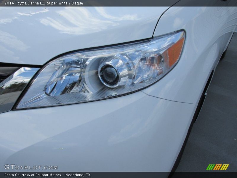 Super White / Bisque 2014 Toyota Sienna LE