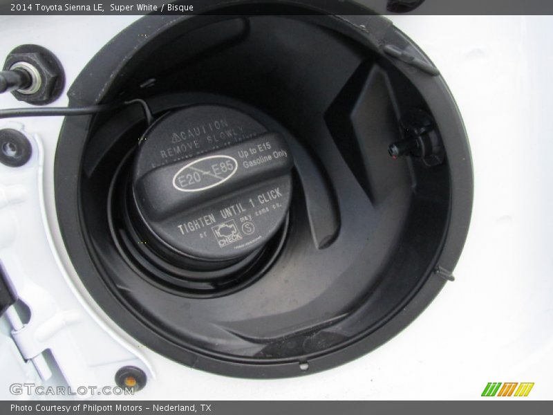 Super White / Bisque 2014 Toyota Sienna LE