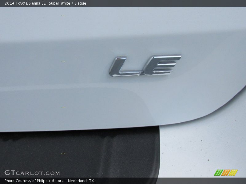 Super White / Bisque 2014 Toyota Sienna LE