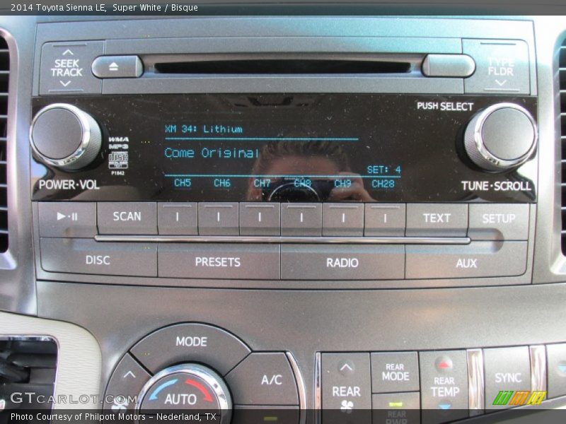 Super White / Bisque 2014 Toyota Sienna LE