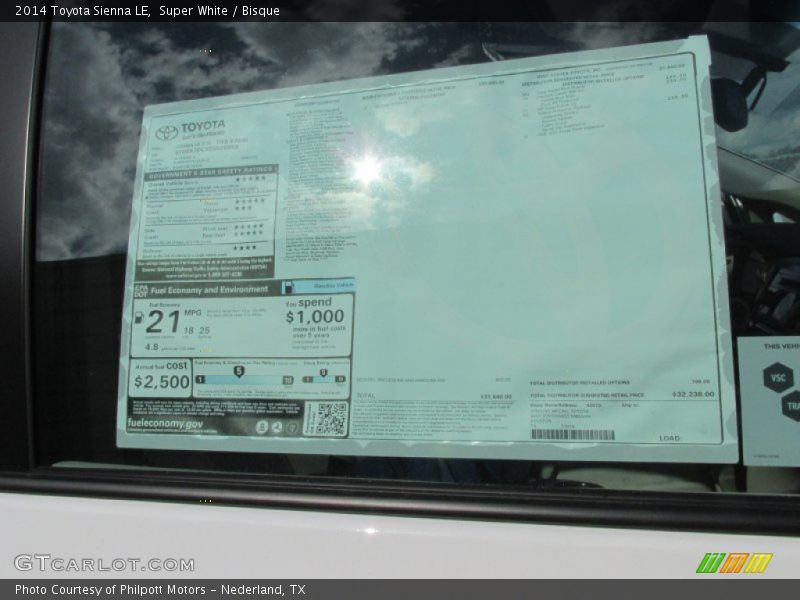 Super White / Bisque 2014 Toyota Sienna LE