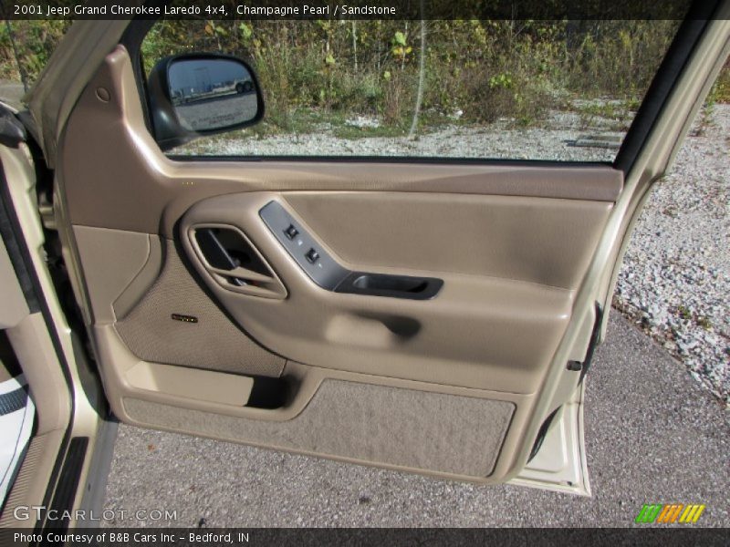 Champagne Pearl / Sandstone 2001 Jeep Grand Cherokee Laredo 4x4
