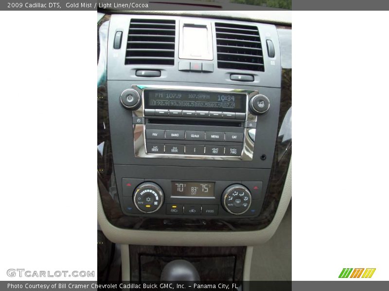 Gold Mist / Light Linen/Cocoa 2009 Cadillac DTS
