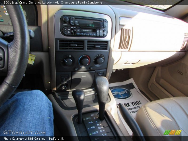 Champagne Pearl / Sandstone 2001 Jeep Grand Cherokee Laredo 4x4