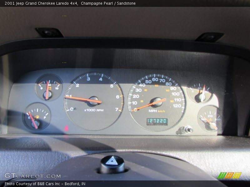 Champagne Pearl / Sandstone 2001 Jeep Grand Cherokee Laredo 4x4
