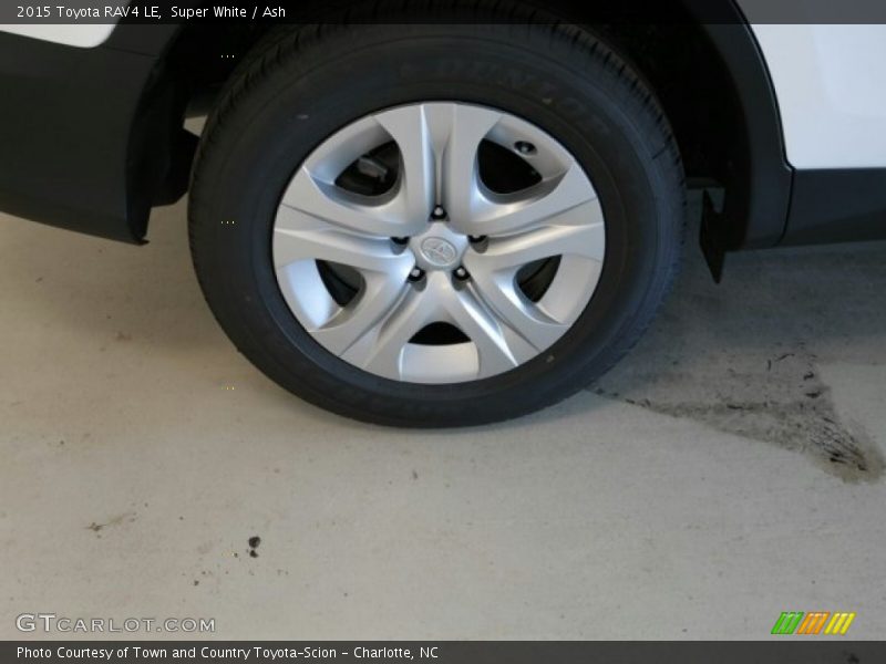 Super White / Ash 2015 Toyota RAV4 LE