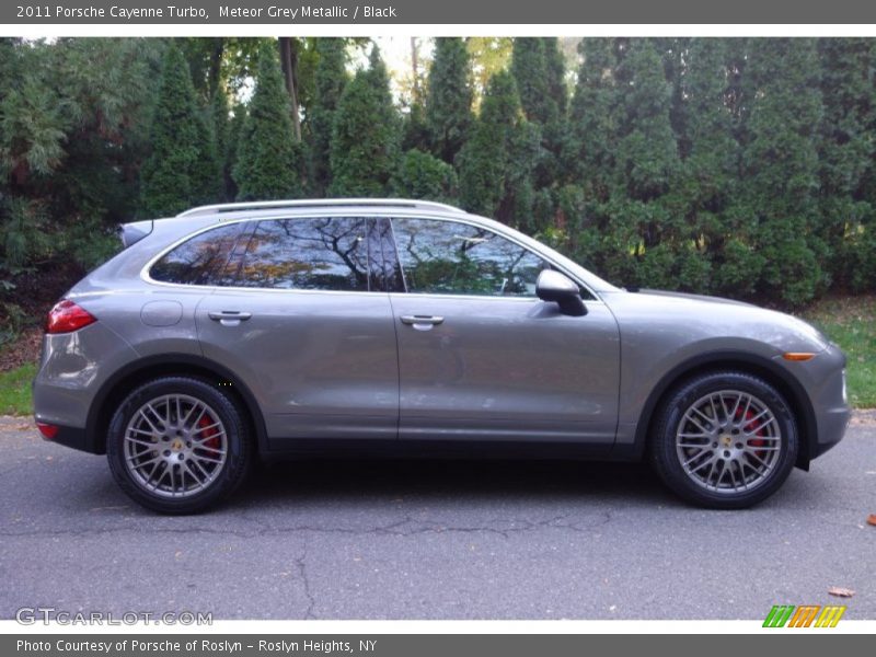 Meteor Grey Metallic / Black 2011 Porsche Cayenne Turbo