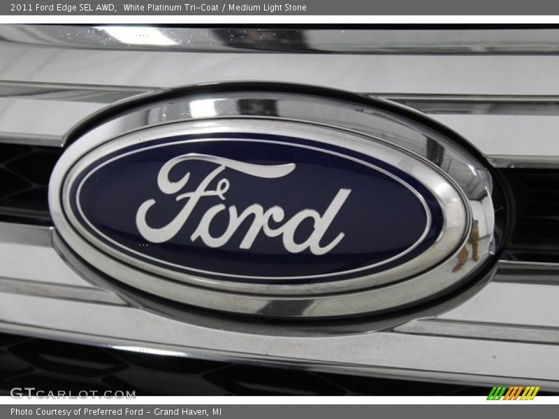 White Platinum Tri-Coat / Medium Light Stone 2011 Ford Edge SEL AWD