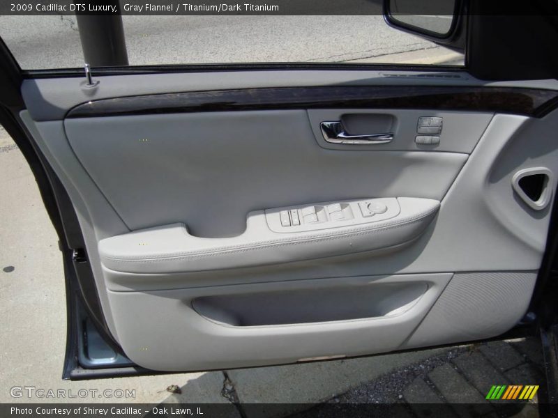 Gray Flannel / Titanium/Dark Titanium 2009 Cadillac DTS Luxury