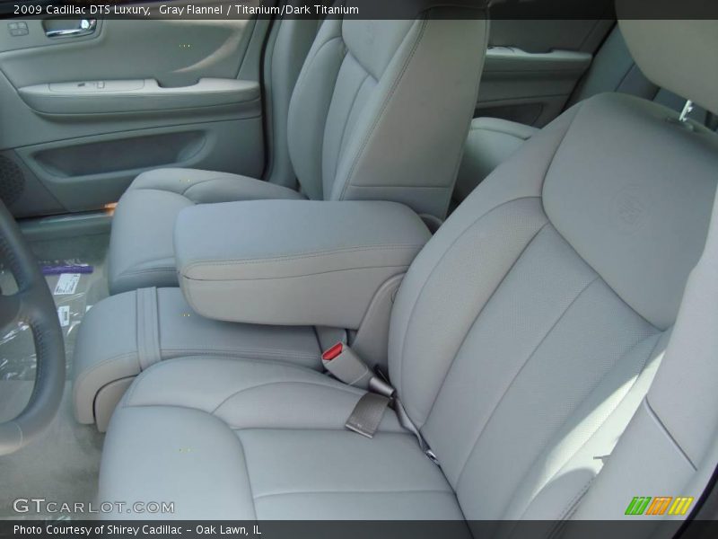 Gray Flannel / Titanium/Dark Titanium 2009 Cadillac DTS Luxury