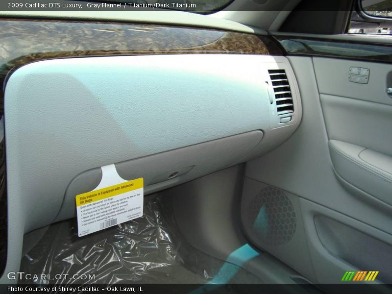 Gray Flannel / Titanium/Dark Titanium 2009 Cadillac DTS Luxury