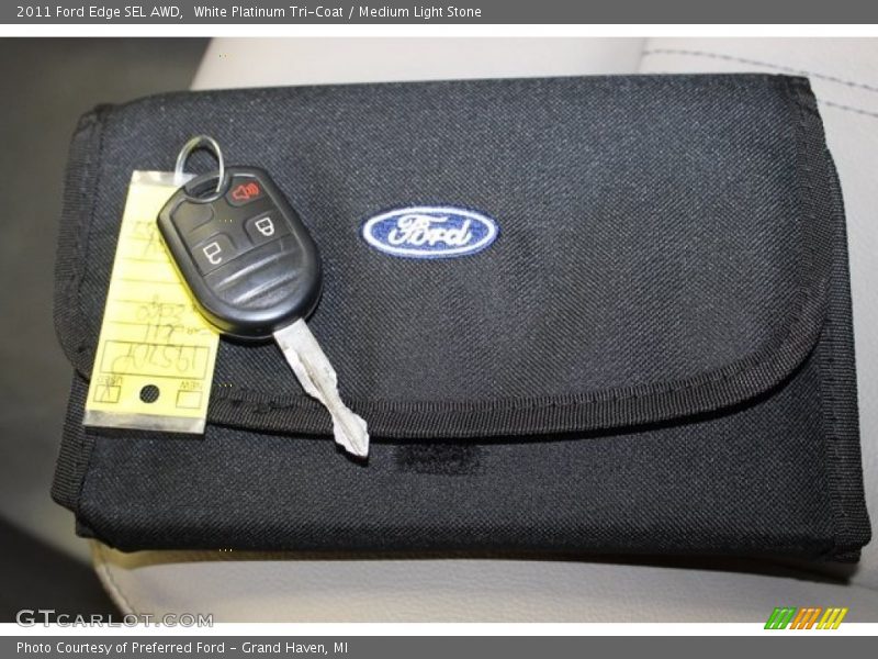 White Platinum Tri-Coat / Medium Light Stone 2011 Ford Edge SEL AWD