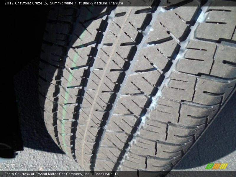 Summit White / Jet Black/Medium Titanium 2012 Chevrolet Cruze LS