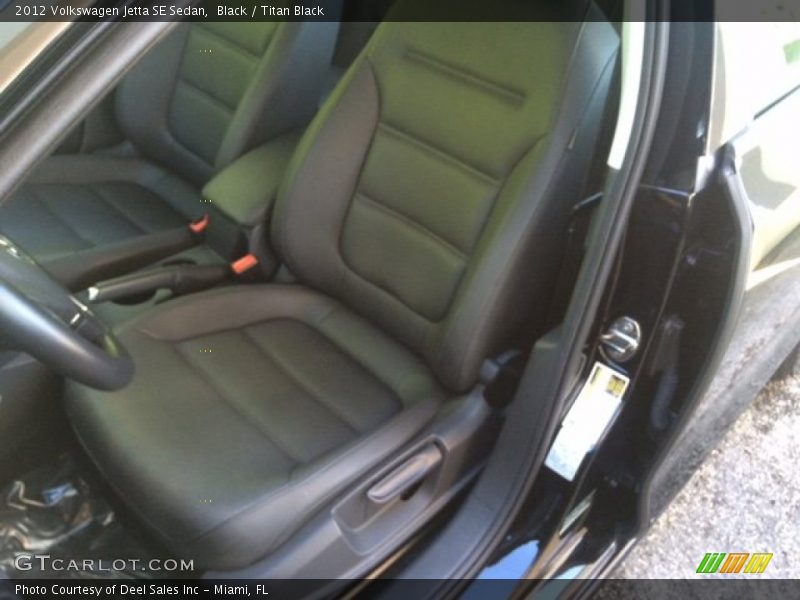 Black / Titan Black 2012 Volkswagen Jetta SE Sedan
