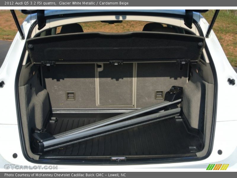 Glacier White Metallic / Cardamom Beige 2012 Audi Q5 3.2 FSI quattro