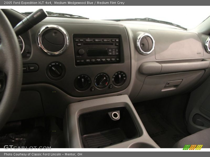 Medium Wedgewood Blue / Medium Flint Grey 2005 Ford Expedition XLT 4x4