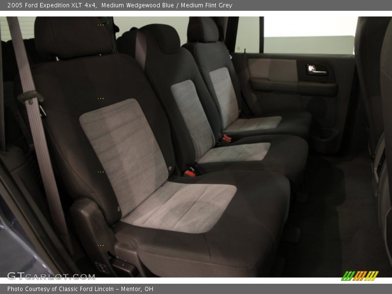 Medium Wedgewood Blue / Medium Flint Grey 2005 Ford Expedition XLT 4x4