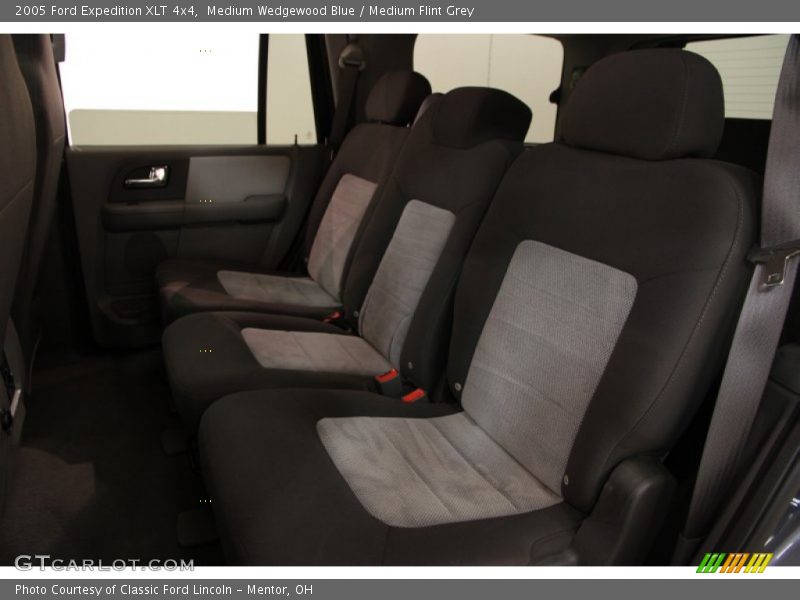 Medium Wedgewood Blue / Medium Flint Grey 2005 Ford Expedition XLT 4x4
