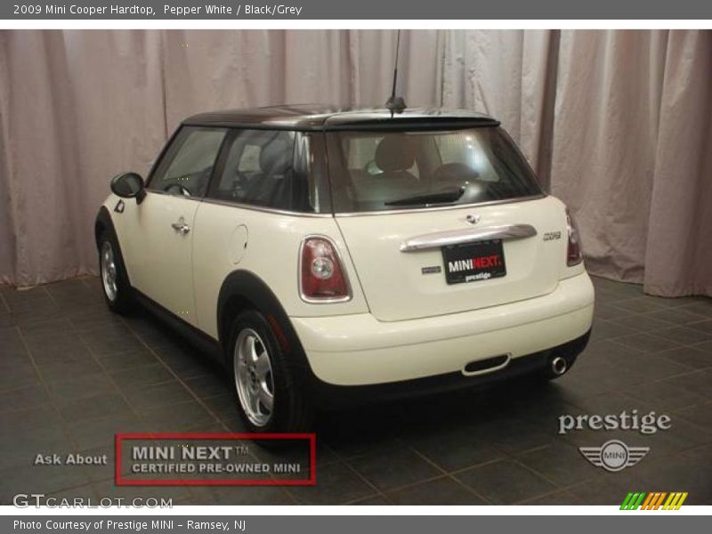 Pepper White / Black/Grey 2009 Mini Cooper Hardtop