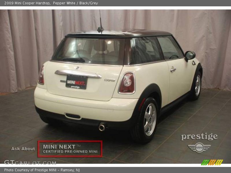 Pepper White / Black/Grey 2009 Mini Cooper Hardtop