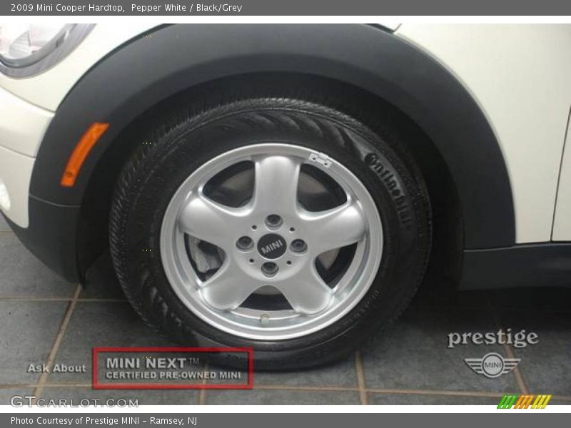Pepper White / Black/Grey 2009 Mini Cooper Hardtop