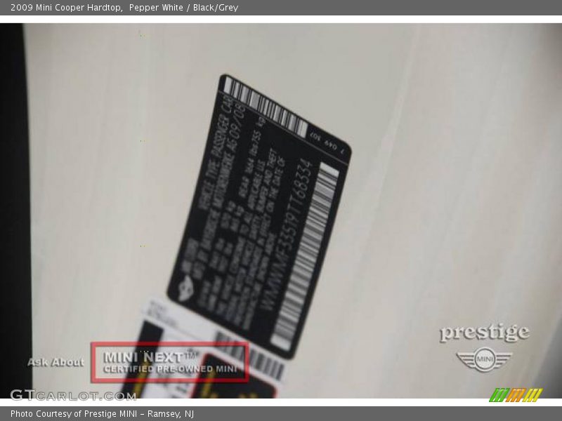 Pepper White / Black/Grey 2009 Mini Cooper Hardtop