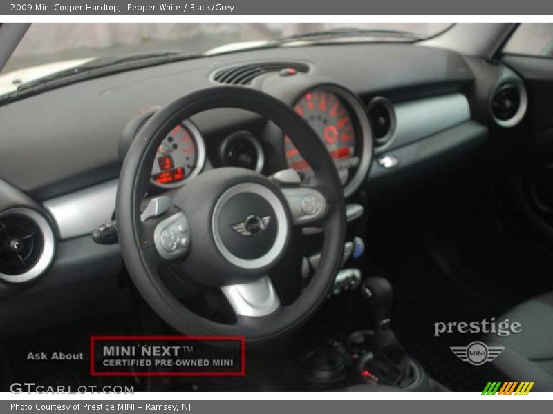 Pepper White / Black/Grey 2009 Mini Cooper Hardtop