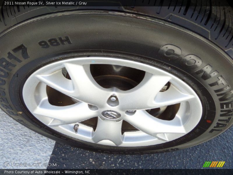 Silver Ice Metallic / Gray 2011 Nissan Rogue SV