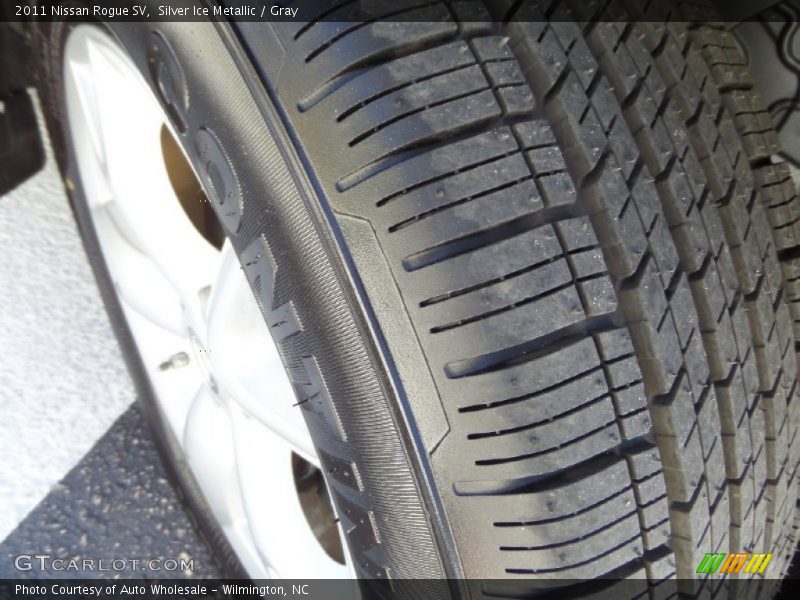 Silver Ice Metallic / Gray 2011 Nissan Rogue SV